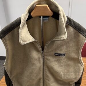 Columbia Two-Tone Fleece Vest in Tan and Black